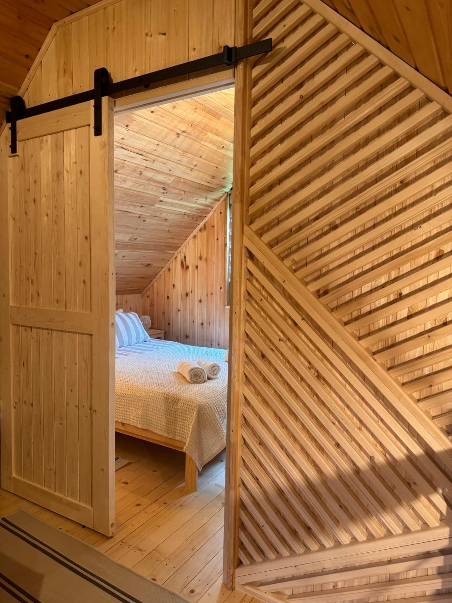 Chalet Mignon - Aproka Adorable Small Guest House *